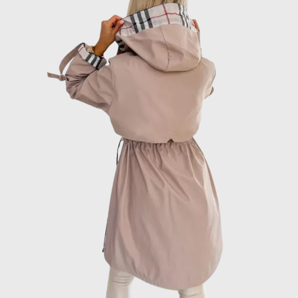 Chamarra de mujer con cierre frontal