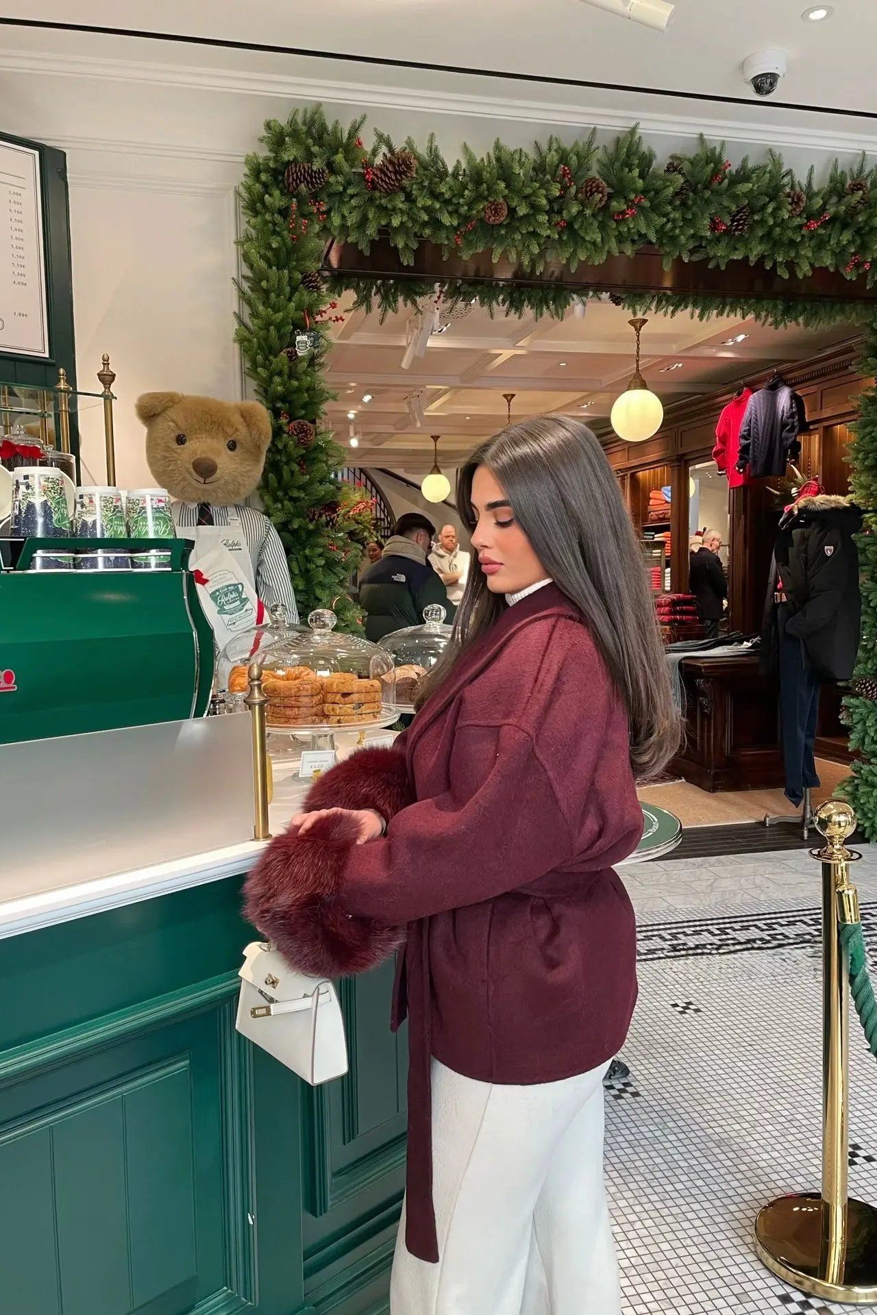 Arctic Grace | Elegante abrigo de lana